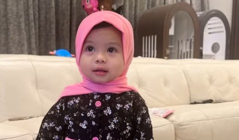 Potret Ameena dipuji begitu cantik. Salah satu adik Atta Halilintar, Sajidah ikut mengomentari penampilan Ameena.