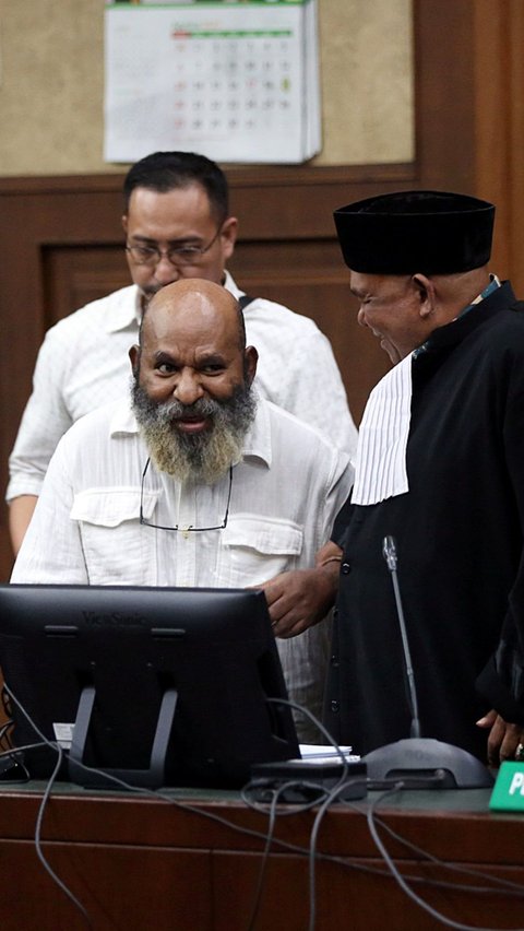 FOTO: Sidang Lanjutan Kasus Lukas Enembe, dari Hakim Kasih Ultimatum Saksi hingga Ungkap Kiriman Uang Rp1 Miliar