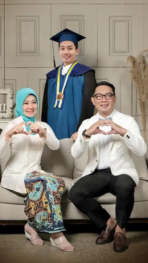 Berebut Kursi DPR Bandung-Cimahi: Bertabur Artis Mengepung Istri Ridwan Kamil