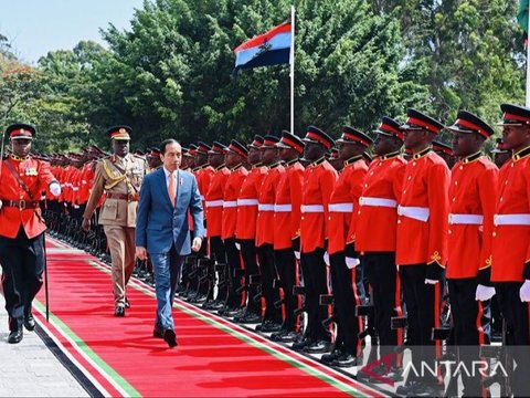 Tiba di Tanzania, Presiden Jokowi Disambut Tarian Suku Maasai dan Msewe