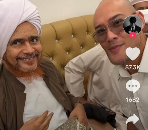 Deddy Corbuzier Cium Tangan dan Foto Bareng Habib Umar, Bikin Netizen Menangis Iri