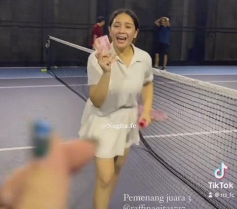 Nagita Slavina Pamer Uang Usai Menang Lomba Tenis, Tetap Cantik & Glowing Meski Wajah Banjir Keringat