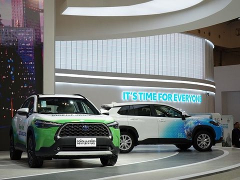 Wow, Penjualan Mobil Hybrid dan Listrik Toyota Naik 10 Kali Lipat selama GIIAS 2023