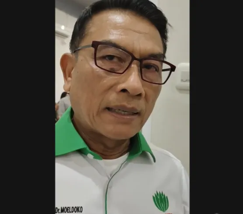 Momen Ajudan Cantik Cium Tangan Bertemu Eks Panglima TNI, Cerita Pernah Dimarahi Istri Sang Jenderal