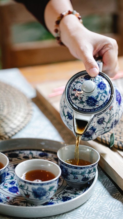 Sejumlah manfaat ini bisa diperoleh tubuh dari konsumsi teh di pagi hari.