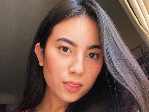 8 Potret Casey Rebecca Putri, Sang Seniornya Sony Tulung Yang Jarang Terekspos, Memiliki Kecantikan Yang Sangat Memukau