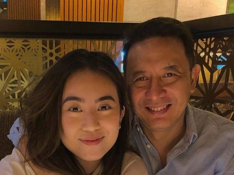 8 Potret Casey Rebecca Putri, Sang Seniornya Sony Tulung Yang Jarang Terekspos, Memiliki Kecantikan Yang Sangat Memukau