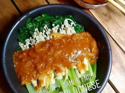 3. Resep Jamur Enoki & Pakcoy Saus Bolognese