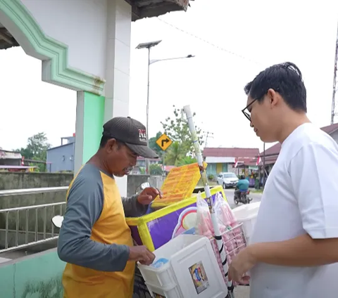 Usai Salat Dhuha Penjual Es Krim ini Kaget Ada Pembeli Satu Porsi Rp500 Ribu 'Terima Kasih ya Allah'