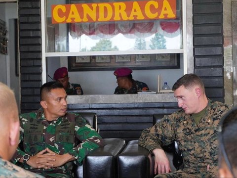 Marinir TNI AL Kedatangan Anggota Militer Amerika Serikat, Satu Tentara Bule Wanita Bikin Salfok