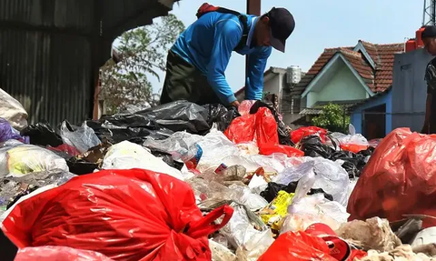 Kebakaran TPA Sarimukti di Bandung Barat Kian Meluas Capai 7 Hektare, Diduga Ini Pemicunya