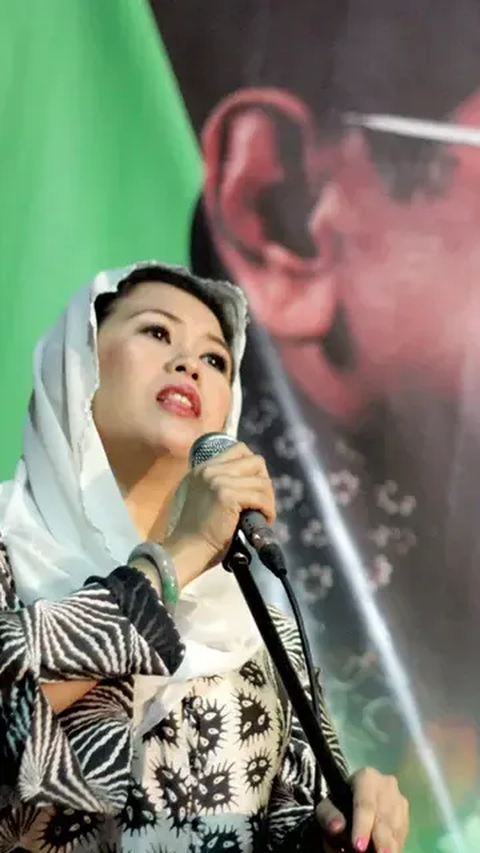 Yenny Wahid Bakal ke Makam Gus Dur sebelum Jawab Tawaran Cawapres: Saya Nunggu Petunjuk Bapak