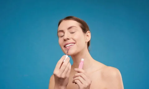 Ini Cara Memilih Warna Lipstik yang Tepat Untuk Bibir Indahmu