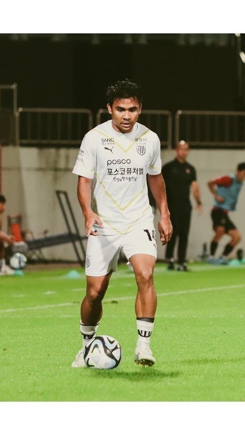 Ia kini bermain untuk klub K League 2, Jeonnam Dragons. Sebelumnya ia bermain untuk klub Ansan Greeners dari 2021-2023.