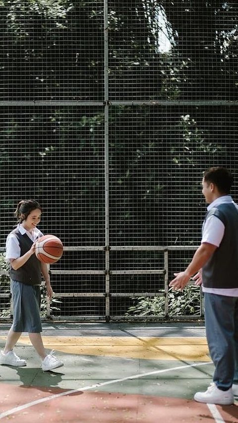 Ini potret prewedding Gritte dan Arief. Keduanya kembali ke masa SMA.