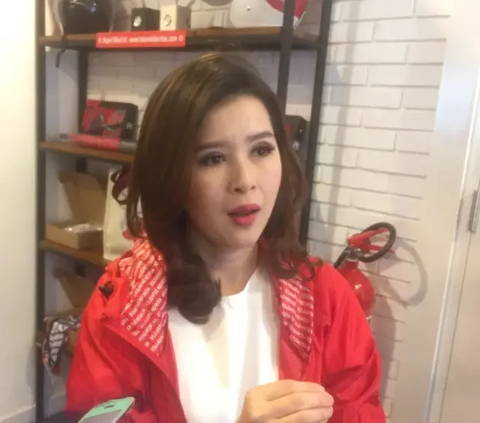 VIDEO: Rayuan Maut Grace Natalie Bikin Budiman Sudjatmiko Tersipu di Kopdarnas PSI