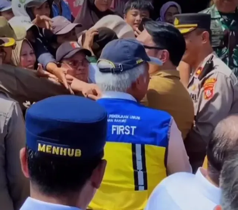 Viral Momen Menteri Basuki Peluk Gubernur Ridwan Kamil saat Blusukan di Pasar Tanjungsari Sumedang