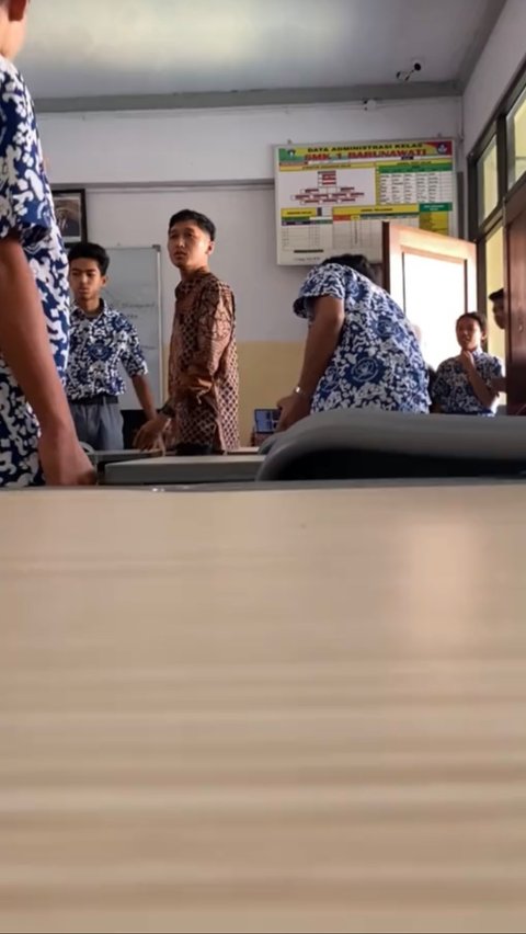 Viral Murid Bikin Prank Berkelahi di Depan Guru, Warganet: Aktingnya Totalitas