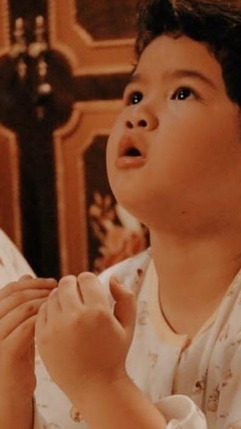 Lucunya Dul Jaelani berpose sedang berdoa. (Foto : instagram.com/duljaelani)