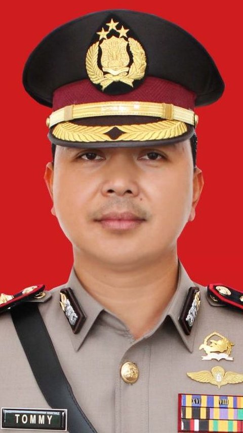 Kapolres Ketapang AKBP Tommy Ferdian menerangkan, korban meninggal dunia lantaran sesak napas lalu pingsan ketika tengah melakukan aktivitas pembakaran lahan.