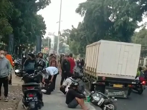 Kecelakaan Truk vs Motor Lawan Arus di Lenteng Agung, Polisi: Pemotor Bisa Jadi Tersangka