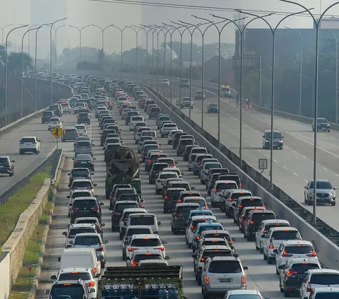 DPR Kritisi PNS WFH Bukan Solusi Konkret Atasi Polusi jika Kendaraan Terus Diproduksi