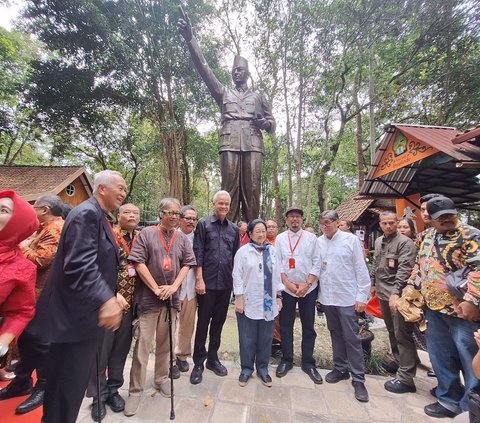 Momen Megawati Cari Ganjar Pranowo di Acara Peresmian Patung Bung Karno