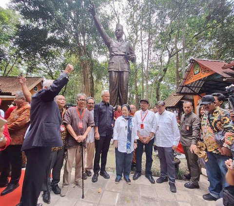 Momen Megawati Cari Ganjar Pranowo di Acara Peresmian Patung Bung Karno