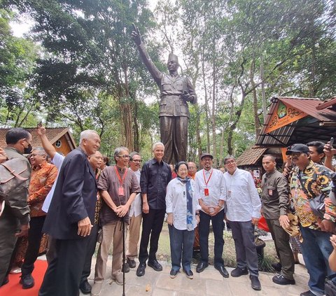 Momen Megawati Cari Ganjar Pranowo di Acara Peresmian Patung Bung Karno