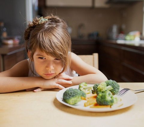 Anak Susah Makan? Coba Terapkan 11 Cara Ini, Dijamin Anak Mau Makan