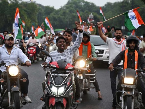 FOTO: Euforia Rakyat India Rayakan Momen Bersejarah Jadi Negara Pertama Mendarat di Kutub Selatan Bulan