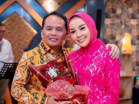 Merayakan Ulang Tahun ke-24, Thisia Halijam, Istri Agustiar Sabran Mantan Suami Ussy Sulistiawaty, Mendapat Kejutan Tengah Malam