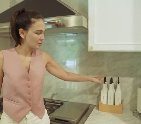 Ditata Apik oleh Tenaga Profesional, Ini Potret Dapur Luna Maya yang Semakin Bersih dan Rapih