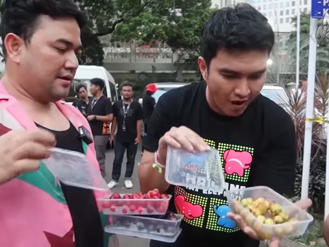 Usai Konser, Ncess Nabati Beri Oleh-oleh Buah ke Aldi Taher 'Ini Buah Apa Keringat Gue Asem Banget'