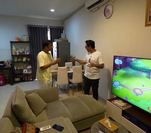 Potret Rumah Komika Dicky Difie, Bergaya Minimalis 2 Lantai Ada Kamar Khusus Kucing