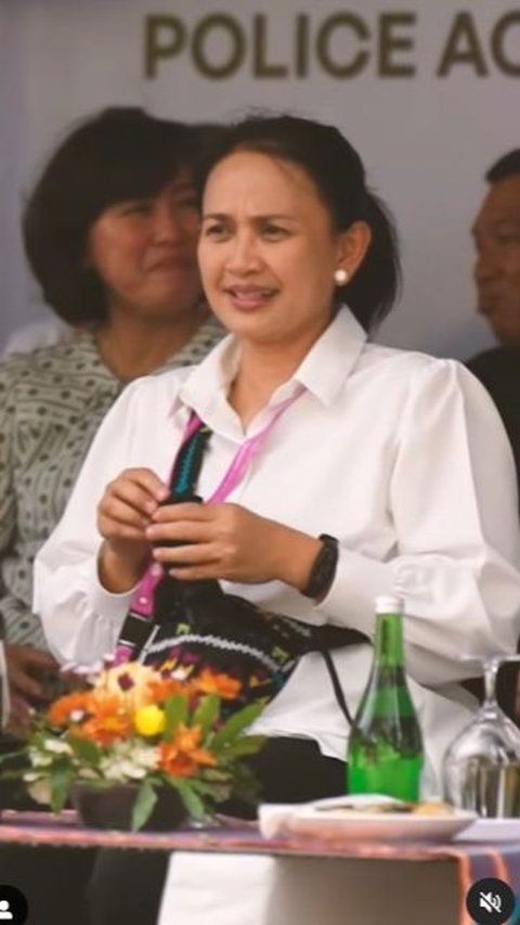 Sederhananya Istri Jenderal Bintang Empat, Tasnya jadi Sorotan