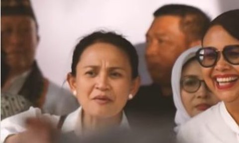 Sederhananya Istri Jenderal Bintang Empat, Tasnya jadi Sorotan