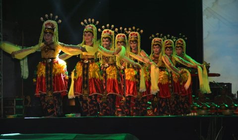 Cak Fauzi mengungkapkan, penyelenggara akan mendatangkan penari dari wilayah tapal kuda, seperti Banyuwangi, Bondowoso, Situbondo, Jember, hingga Probolinggo.