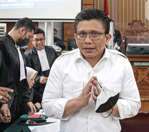 Untuk Ferdy Sambo, hukumannya diringankan dari vonis pidana mati menjadi penjara seumur hidup. Hasil tersebut telah berkekuatan hukum tetap alias inkracht meski dari jajaran majelis hakim memiliki dissenting opinion.