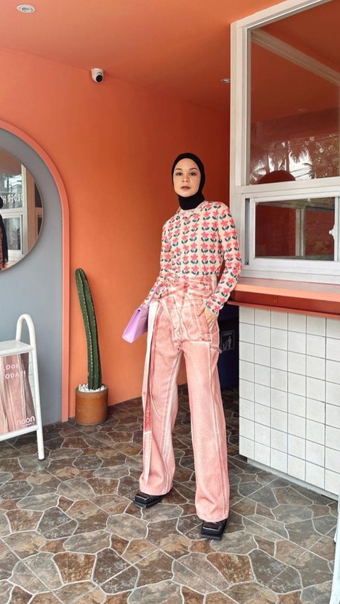 Peek into Tantri Namirah's Adorable Soft Pink Outfit