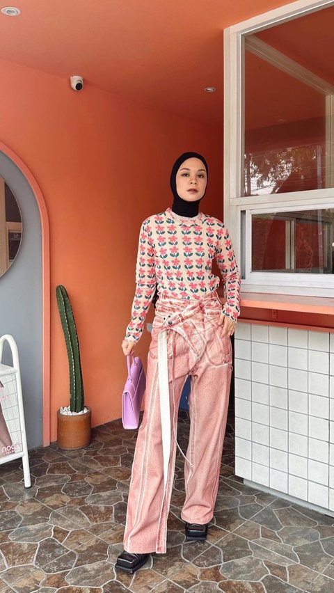 Peek into Tantri Namirah's Adorable Soft Pink Outfit
