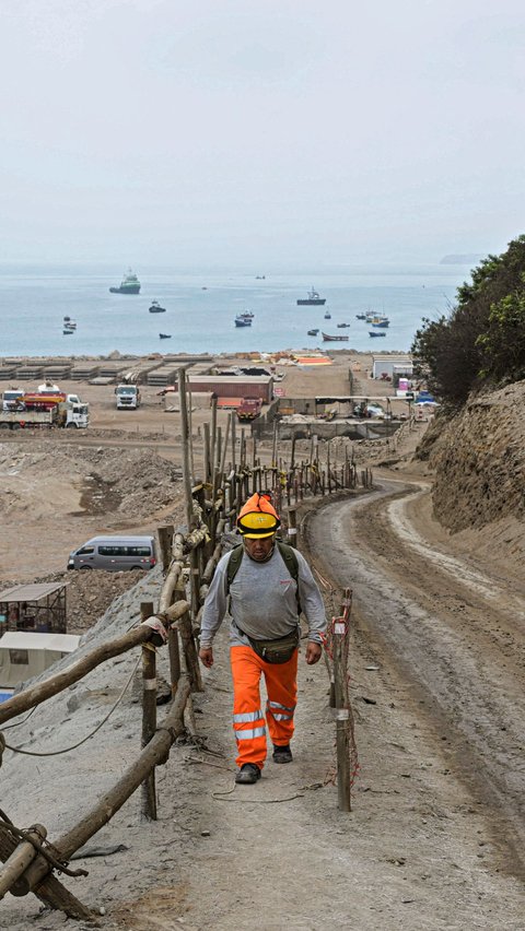 Pelabuhan perairan dalam Chancay ini nantinya akan mampu menangani kapal kontainer yang tidak dapat berlabuh di tempat lain di Amerika Selatan.