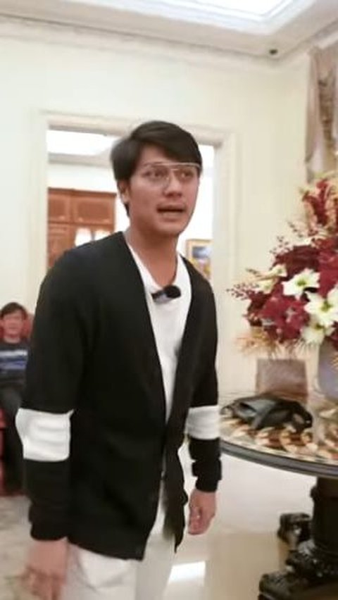 Potret Rizky Billar Melongo Kunjungi Istana Super Mewah Crazy Rich PIK, Ada TV Canggih Seharga Rp300 Juta