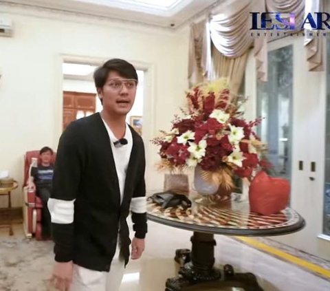 Potret Rizky Billar Melongo Kunjungi Istana Super Mewah Crazy Rich PIK, Ada TV Canggih Seharga Rp300 Juta