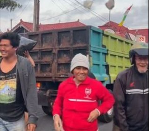 Jogja Darurat Sampah, Curhatan Ozie 'Bu Tejo' Ini  Curi Perhatian