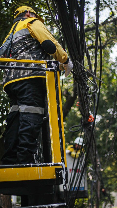 Penertiban ini dilakukan untuk memberikan keamanan dan kenyamanan para pengguna jalan yang melintasi kawasan tersebut.