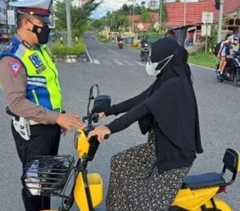 Sanksi Bagi Pengguna Sepeda Listrik di Jalan Raya