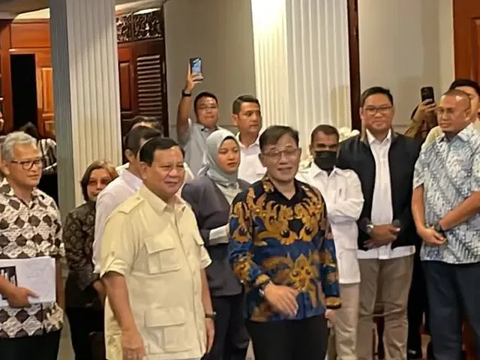 Effendi Simbolon Sindir Budiman: Kalau Bisa Kompetisi dengan Prabowo, Kenapa Harus Dukung Dia?