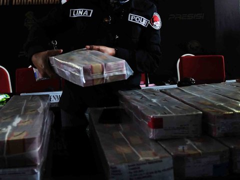 FOTO: Bareskrim Sita Aset Bandar Narkoba Hasil TPPU Senilai Rp89 Miliar, Ada Harley Davidson hingga Mobil Mewah