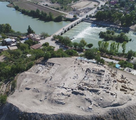 'Kota Abadi' Berusia 7.000 Tahun Ditemukan di Turki, Ada Jembatan Batu dan Mozaik Indah